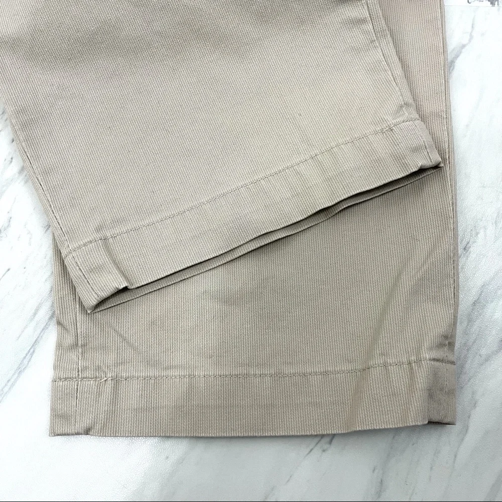 Uniqlo- Khaki Pants Size Medium_8